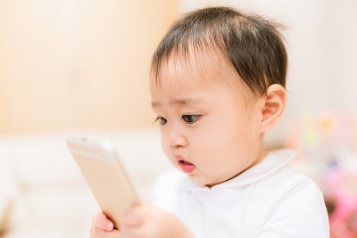赤ちゃんとスマホ