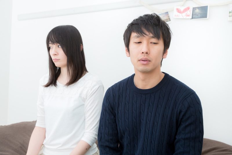 別れ話をするカップル